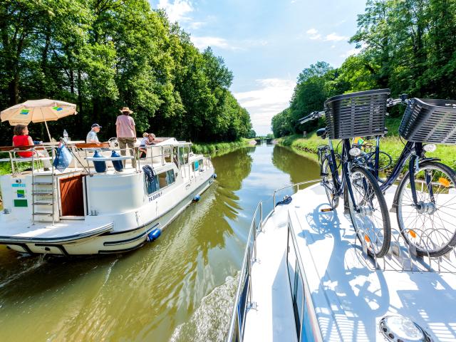 Bateau Croisiere Canal Du Centre