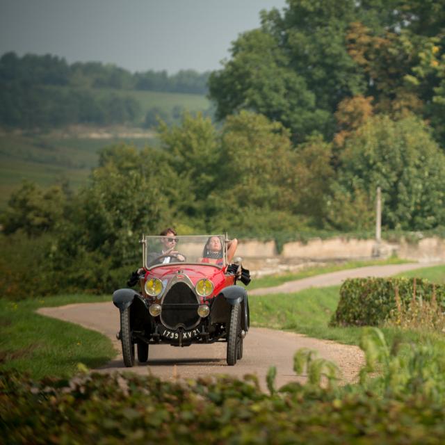 Bugatti Beaune Vignoble Route Des Grands Crus Chemin
