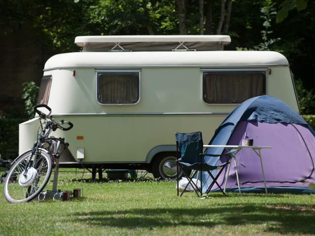 Caravana Tienda Bicicleta Vacaciones Camping Borgoña
