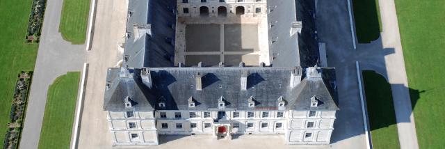Chateau Ancy Le Franc Toit