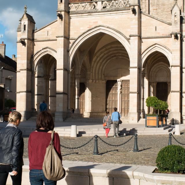 Peregrinação à Collégiale Notre Dame em Beaune