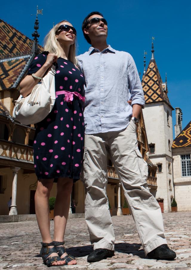 Couple Cour Hospices De Beaune
