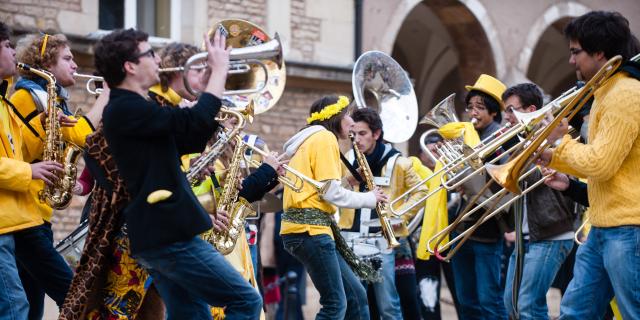 Folklore Bandas Vente Des Vins Beaune