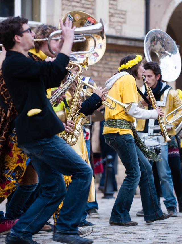 Folklore Bandas Beaune Venta de vinos