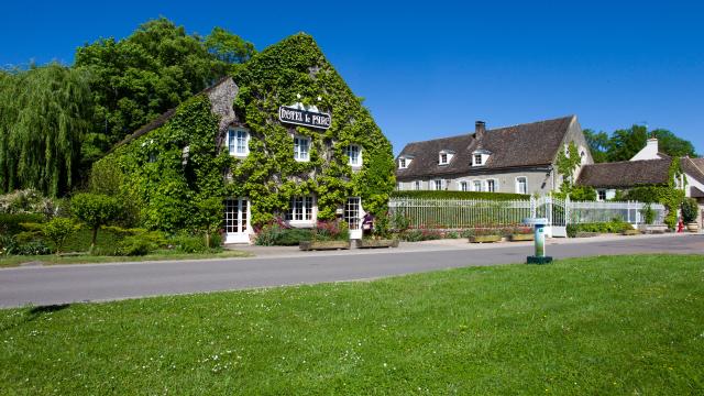Hostellerie De Levernois Pelouse Parc