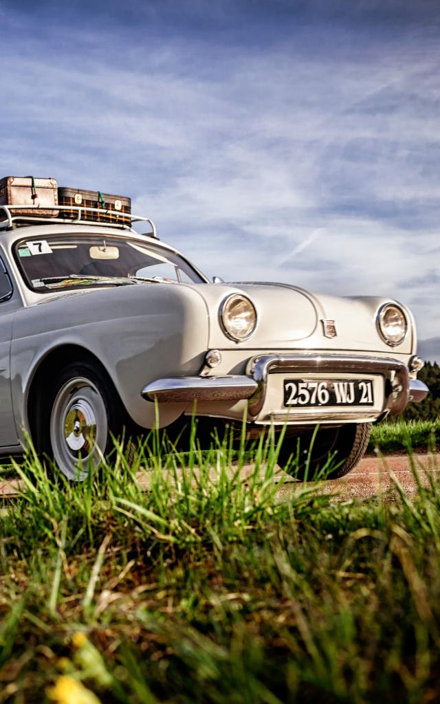 Carro antigo Route Des Grands Crus Partida Férias Nacional 6