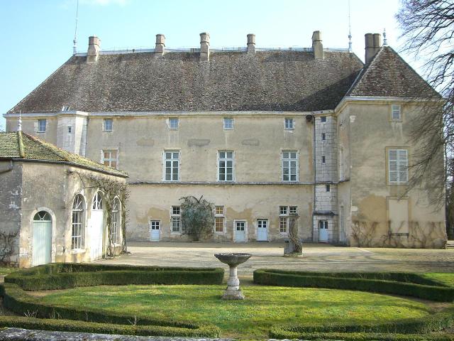 chateau-germolles-garden