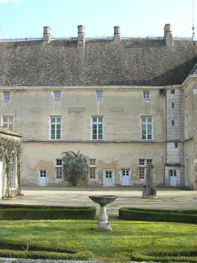 chateau-germolles-garden