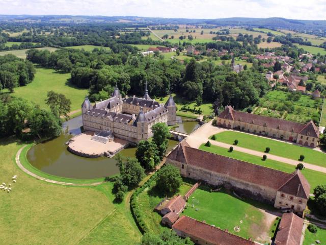chateau-sully-aerienne