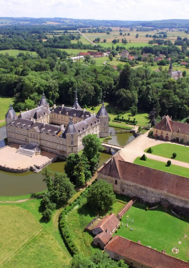 Chateau Sully vue Aerienne