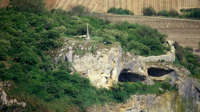 st-romain-falaise-croix