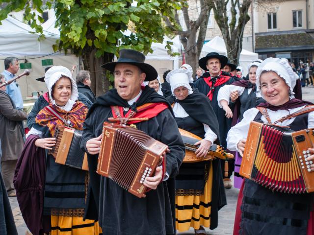 Danse et musique Folklorique pour la vente des vins des Hospices de Beaune