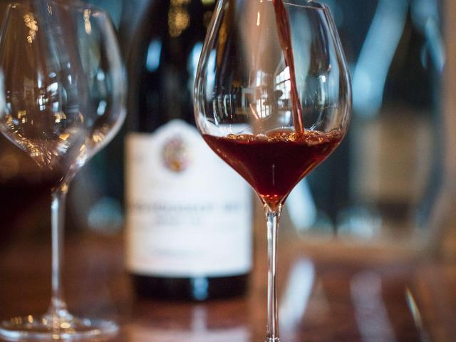 bouteill-verre-vougeot