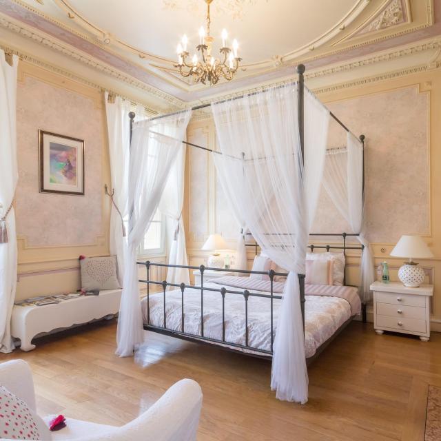 Escale Jules Lily Lit