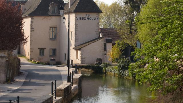 ladoix-serrigny-riviere-rue