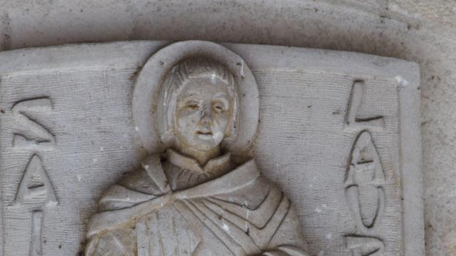 merceuil-bas-relief