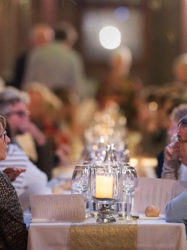 festival-opera-barock-gelb-tisch-2