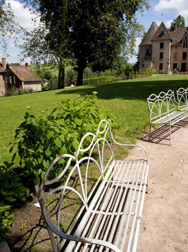Chateau Couches