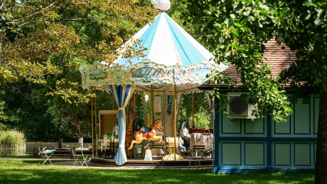 manège pour enfant au parc de la bouzaize