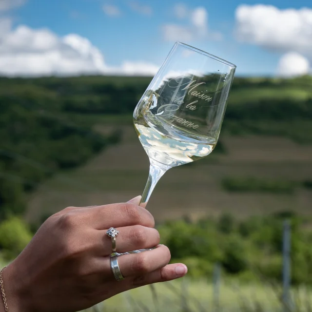 Verre Vin Main
