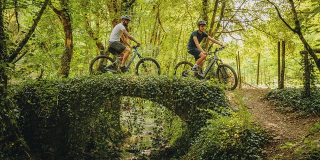 Velo foret passage eau