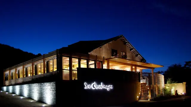 Vue extérieure du restaurant Le Charlemagne