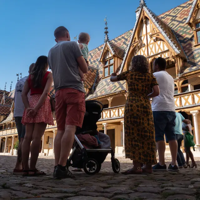 Visiter Hospices De Beaune Poussette Famille Quentin Lahaie