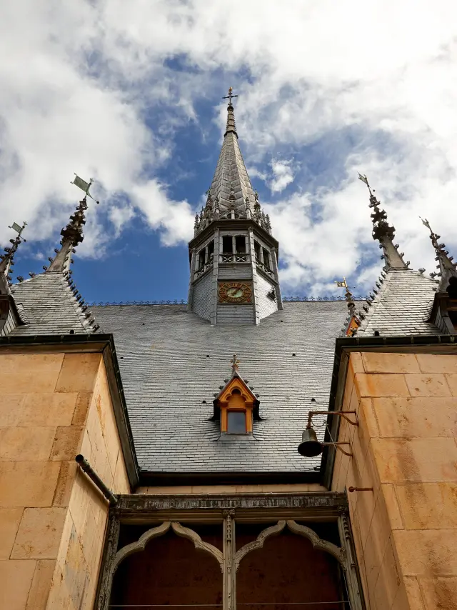 Cour D'honneur_Hotel-Dieu des Hospices Civils de Beaune