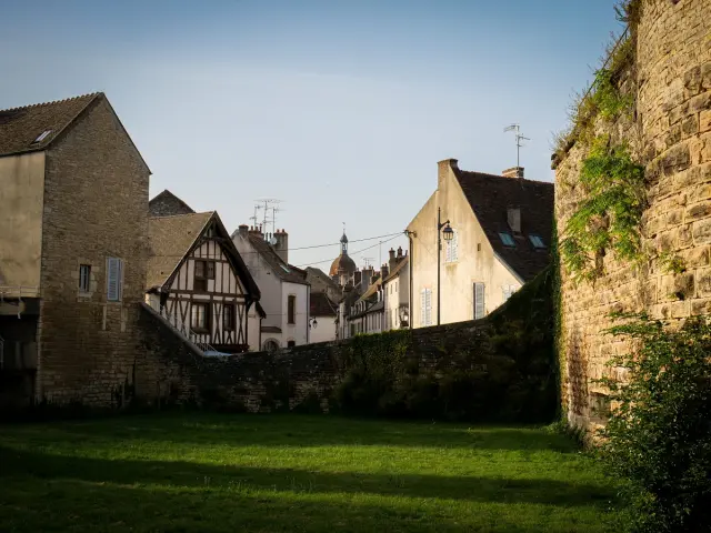 Que Voir A Beaune Remparts Gaelle Bourhis