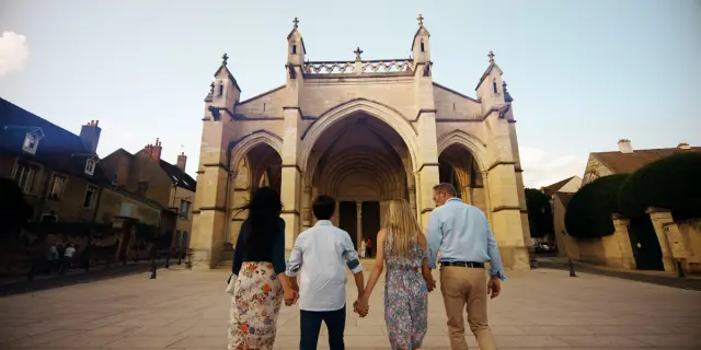 Histoire De Bourgogne Collegiale Exterieur Famille Julien Piffaut