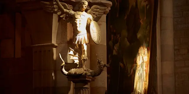 Histoire De Bourgogne Statue Collegiale Julien Piffaut